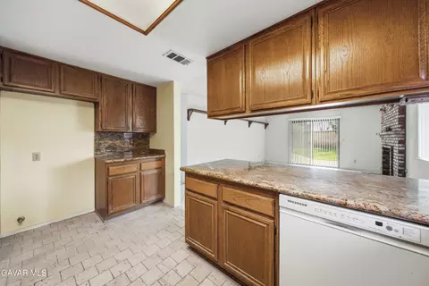 Kitchen - 1844 Nessa Dr, Lancaster, CA 93535 photo 4 of 4