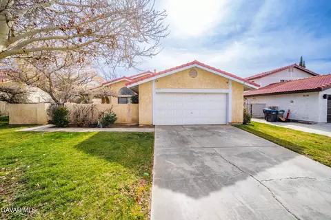 1844 Nessa Dr, Lancaster, CA 93535
