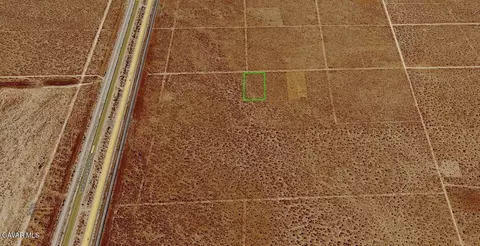 1300 Douglas Ave E, Mojave, CA 93501