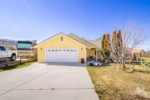 18101 Ghost Town St, Tehachapi, CA 93561 photo 1