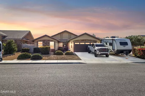 2048 Thistle Ave, Palmdale, CA 93550