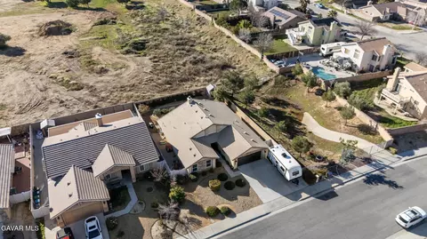 2048 Thistle Ave, Palmdale, CA 93550 photo 5