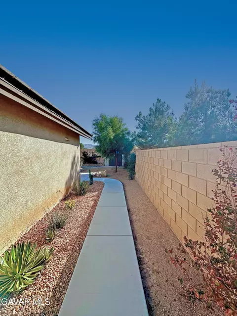 2048 Thistle Ave, Palmdale, CA 93550 photo 44