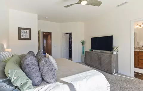 2048 Thistle Ave, Palmdale, CA 93550 photo 24
