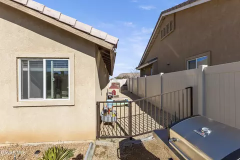 2048 Thistle Ave, Palmdale, CA 93550 photo 37