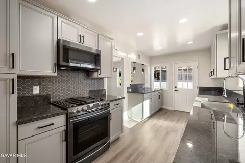 Kitchen - 665 Avenue J12 W, Lancaster, CA 93534 photo 2 of 3
