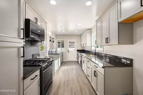 Kitchen - 665 Avenue J12 W, Lancaster, CA 93534 photo 1 of 3