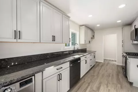 Kitchen - 665 Avenue J12 W, Lancaster, CA 93534 photo 3 of 3