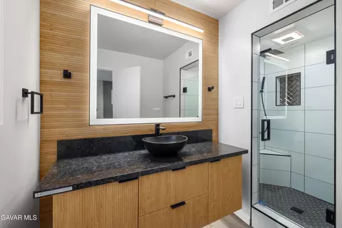 Bath - 665 Avenue J12 W, Lancaster, CA 93534 photo 2 of 3