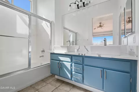 Bath - 44762 Shadowcrest Dr, Lancaster, CA 93536 photo 1 of 2