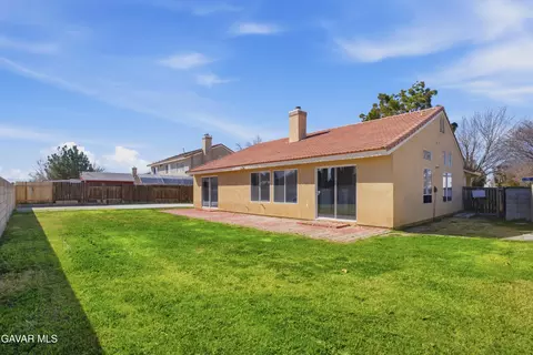 Exterior - 44762 Shadowcrest Dr, Lancaster, CA 93536 photo 7 of 7