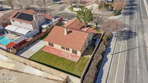 View/Area - 44762 Shadowcrest Dr, Lancaster, CA 93536 photo 2 of 2