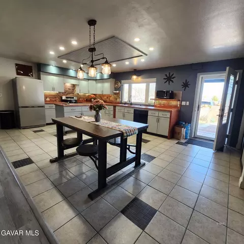 Kitchen - 170 Kellogg St, Lone Pine, CA 93545 photo 1 of 3
