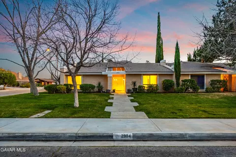 2904 Avenue J4 W, Lancaster, CA 93536