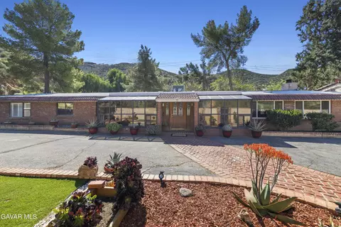 11950 Sierra Hwy, Santa Clarita, CA 91390