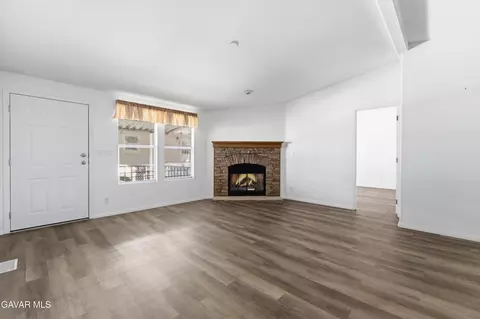 Living - 45465 E 25th St #SPC 100, Lancaster, CA 93535 photo 1 of 2