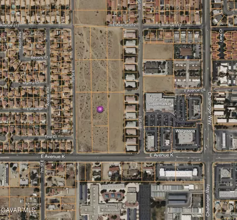 7 Th St East J-14, Lancaster, CA 93535