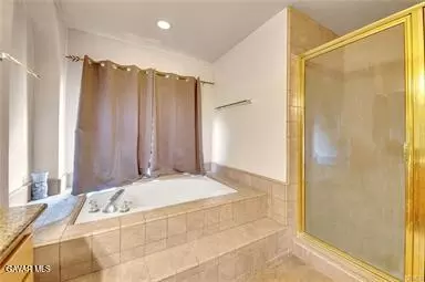 Bath - 23675 Colony Rd, Apple Valley, CA 92308 photo 2 of 2