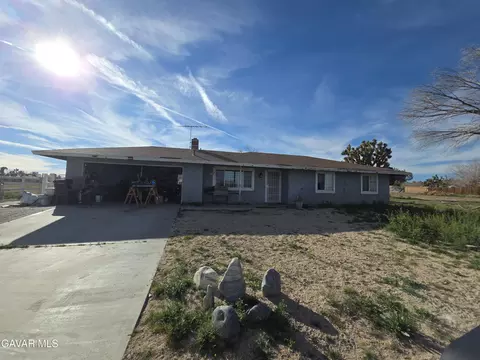 38997 164th St, Lake Los Angeles, CA 93591