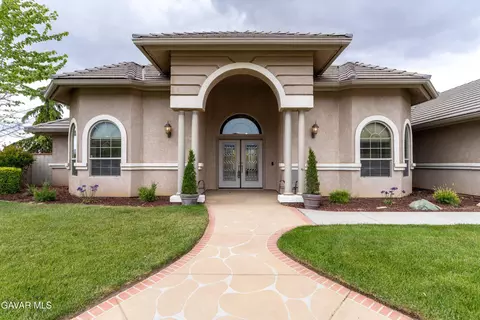Exterior - 403 Mesquite Dr, Tehachapi, CA 93561 photo 4 of 10