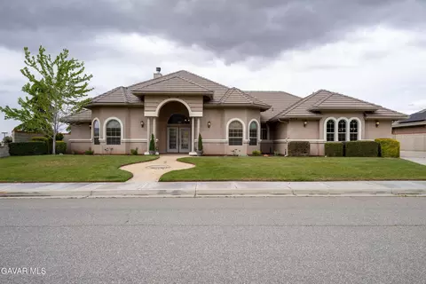 Exterior - 403 Mesquite Dr, Tehachapi, CA 93561 photo 3 of 10