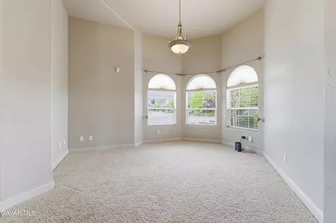 Living - 403 Mesquite Dr, Tehachapi, CA 93561 photo 6 of 7