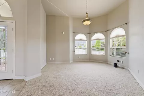 Living - 403 Mesquite Dr, Tehachapi, CA 93561 photo 4 of 7