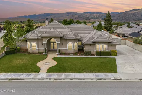 403 Mesquite Dr, Tehachapi, CA 93561