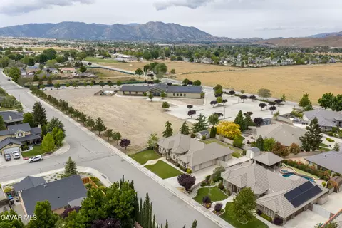 View/Area - 403 Mesquite Dr, Tehachapi, CA 93561 photo 1 of 7