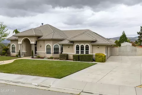 Exterior - 403 Mesquite Dr, Tehachapi, CA 93561 photo 6 of 10
