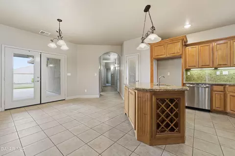Entry Way - 403 Mesquite Dr, Tehachapi, CA 93561 photo 1 of 1