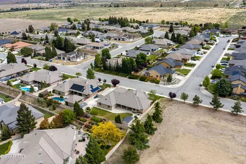 View/Area - 403 Mesquite Dr, Tehachapi, CA 93561 photo 4 of 7