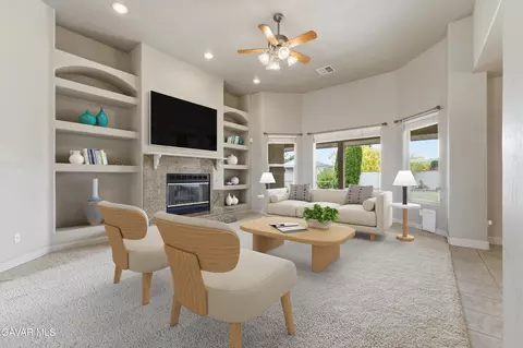 Living - 403 Mesquite Dr, Tehachapi, CA 93561 photo 1 of 7