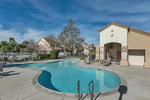 Exterior - 638 High Plains Ln UNIT A, Simi Valley, CA 93065 photo 4 of 5