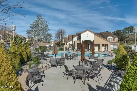 Exterior - 638 High Plains Ln UNIT A, Simi Valley, CA 93065 photo 5 of 5