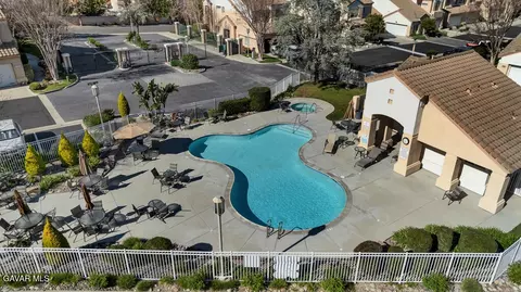Exterior - 638 High Plains Ln UNIT A, Simi Valley, CA 93065 photo 3 of 5