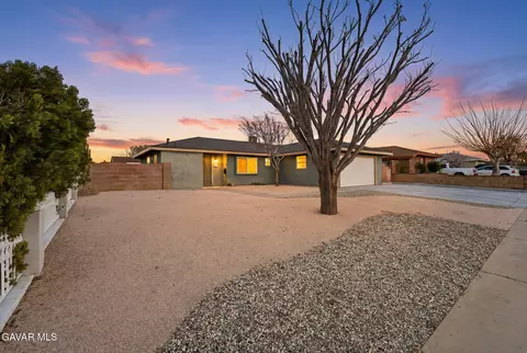 Exterior - 45402 5th St, Lancaster, CA 93535 photo 1 of 2