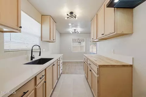 Kitchen - 45402 5th St, Lancaster, CA 93535 photo 2 of 2