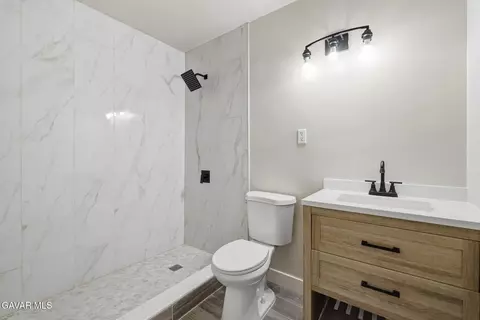 Bath - 45402 5th St, Lancaster, CA 93535 photo 1 of 2