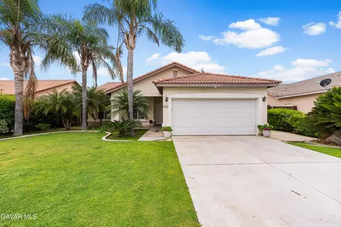 1213 Bachelor St, Bakersfield, CA 93307