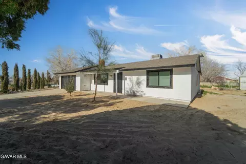 40604 154th St, Lake Los Angeles, CA 93535