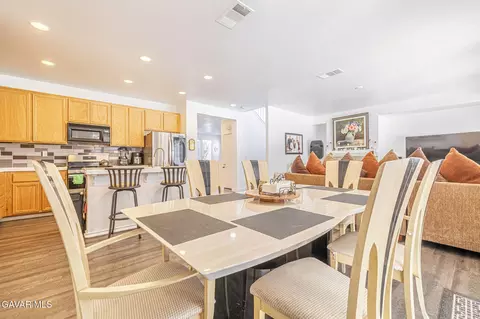 Dining - 2752 Newgrove St E, Lancaster, CA 93535 photo 4 of 4