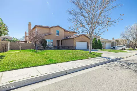 Exterior - 2752 Newgrove St E, Lancaster, CA 93535 photo 4 of 8