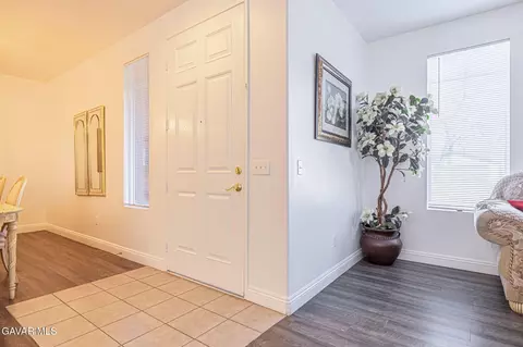 Entry Way - 2752 Newgrove St E, Lancaster, CA 93535 photo 2 of 4