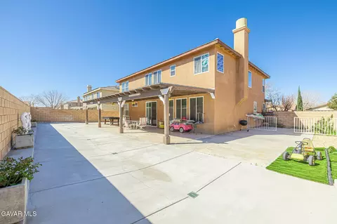 Exterior - 2752 Newgrove St E, Lancaster, CA 93535 photo 6 of 8