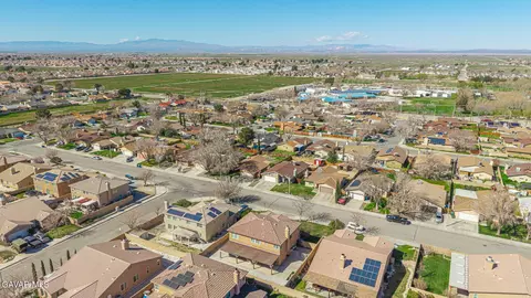 View/Area - 2752 Newgrove St E, Lancaster, CA 93535 photo 6 of 10