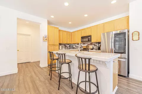 Kitchen - 2752 Newgrove St E, Lancaster, CA 93535 photo 1 of 3
