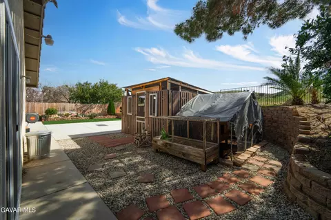 Exterior - 3046 Hampton Rd, Palmdale, CA 93551 photo 5 of 5