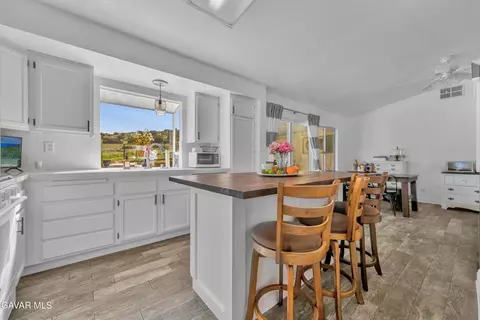 Kitchen - 3046 Hampton Rd, Palmdale, CA 93551 photo 2 of 2