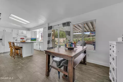 Dining - 3046 Hampton Rd, Palmdale, CA 93551 photo 2 of 2